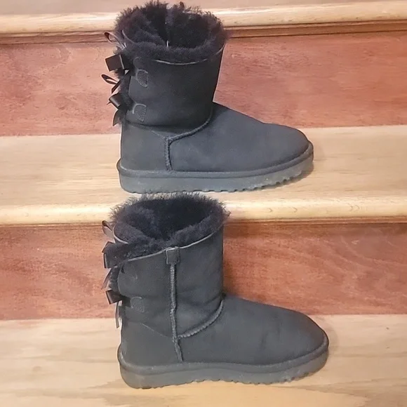 Ugg Bailey Bow II Boot Black Size 6 - Picture 4 of 9